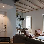 Apartament Florit Flats - Chic And In A Lively But Quiet Area Walking Distance *