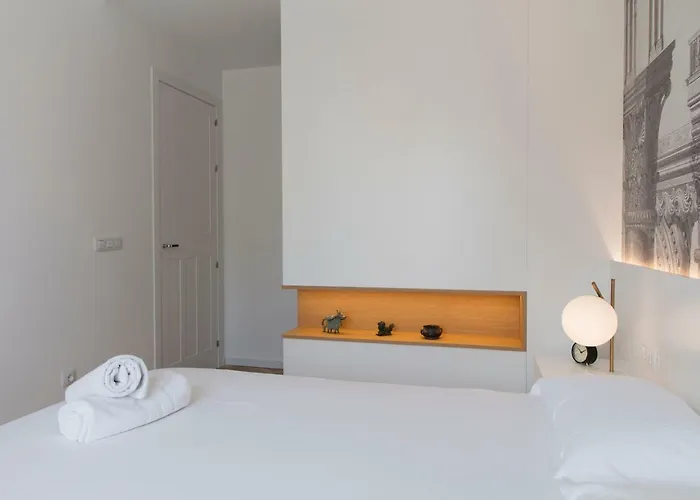 Florit Flats - Chic And In A Lively But Quiet Area Walking Distance Valencia