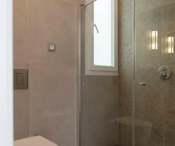 Lejlighed Florit Flats - Chic And In A Lively But Quiet Area Walking Distance Valencia